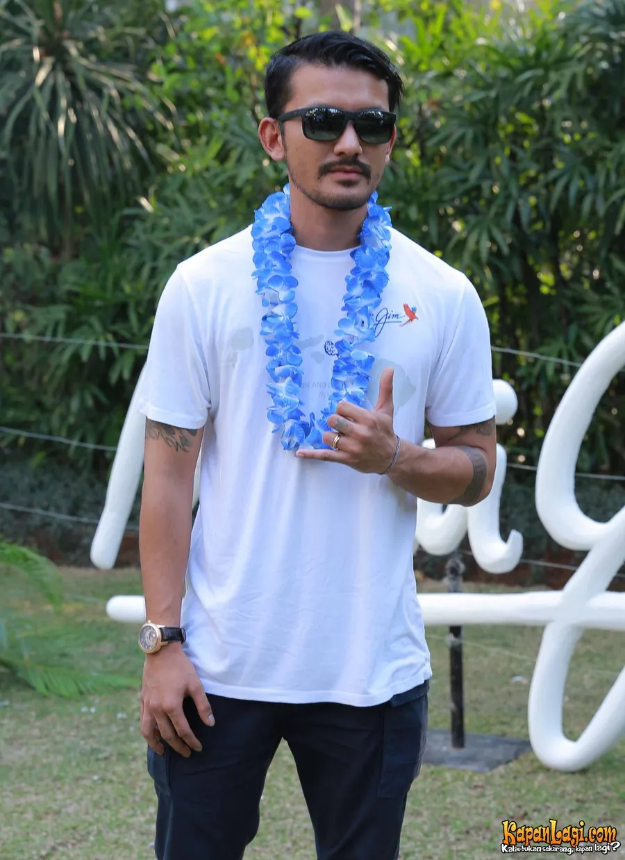 Rio Dewanto punya koleksi kacamata banyak © KapanLagi.com®/Bayu Herdianto