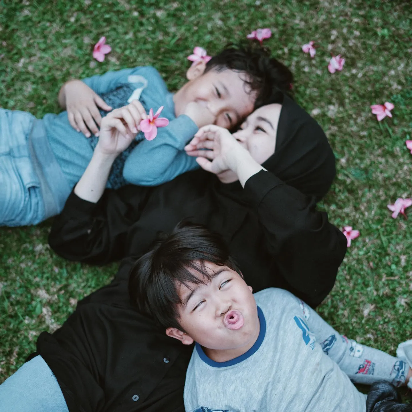 (credit: instagram.com/ririe_fairus)