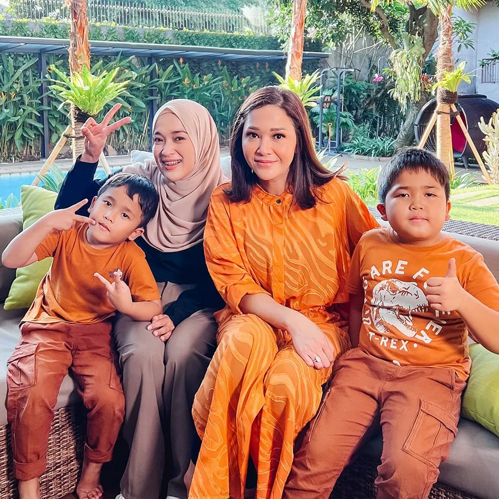 (credit: instagram.com/ririe_fairus)