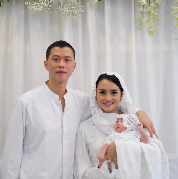 Fery Wijaya mau berobat karena istrinya hamil dan akhirnya melahirkan satu bayi perempuan. 姆nstagram Ririn Ekawati