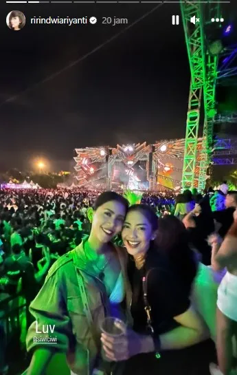 Ririn Dwi Ariyanti Nonton DWP 2022 (Credit: Instagram/ririndwiariyanti)