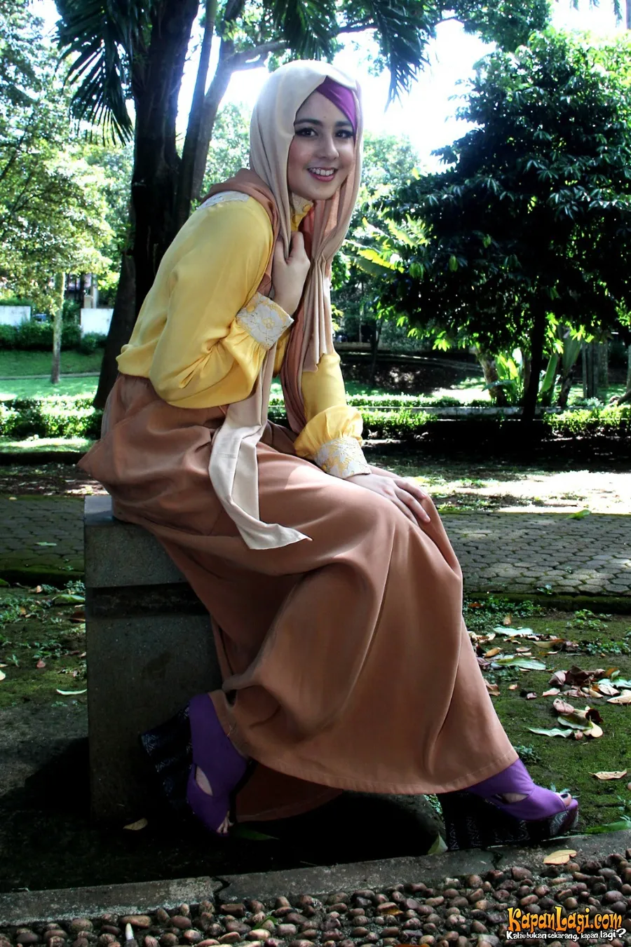 Risty Tagor merlis bisnis baju muslimah