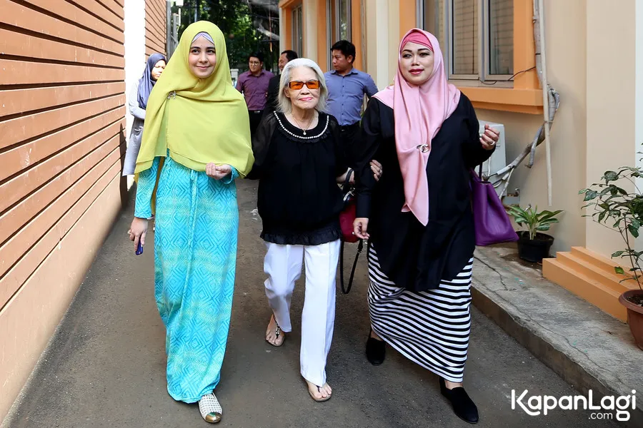 Risty Tagor tak mau peduli soal UN Stuart/©KapanLagi.com®/Budy Santoso