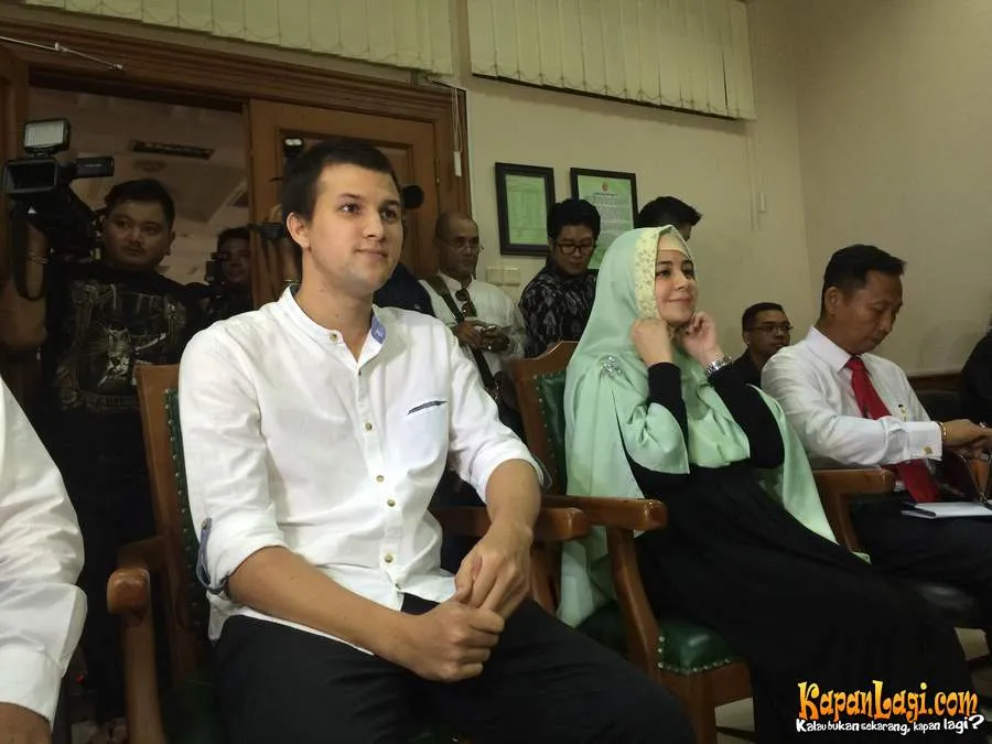 Pernikahan yang awalnya indah, akhirnya kandas juga lewat perceraian