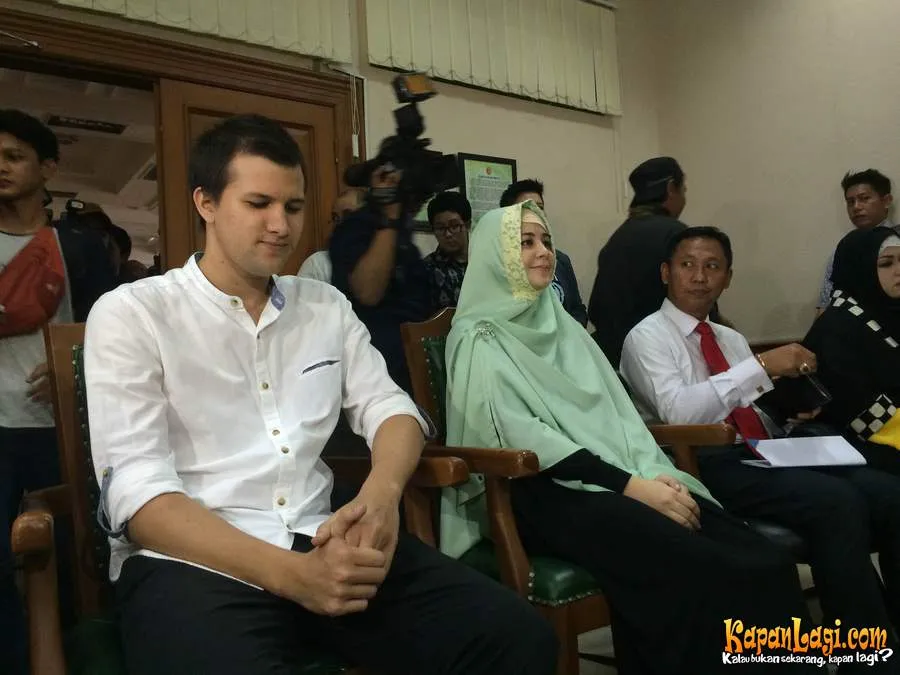 Risty Tagor masih tetap ingin bisa cepat cerai. ©KapanLagi.com/Mathias Purwanto