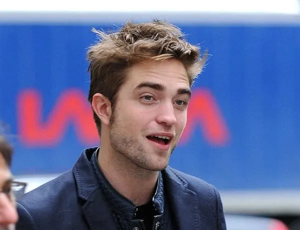 Robert Pattinson @ fashionbookmark.com