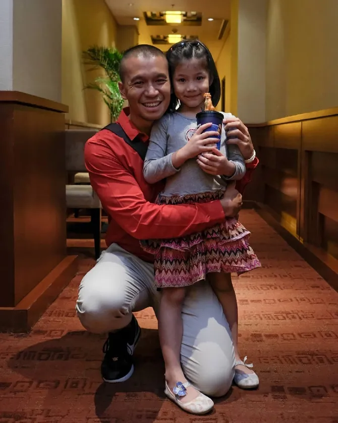 Samuel Rizal tak menyangka waktu begitu cepat akan pertumbuhan anak (credit: instagram.com/samuelrizal1)