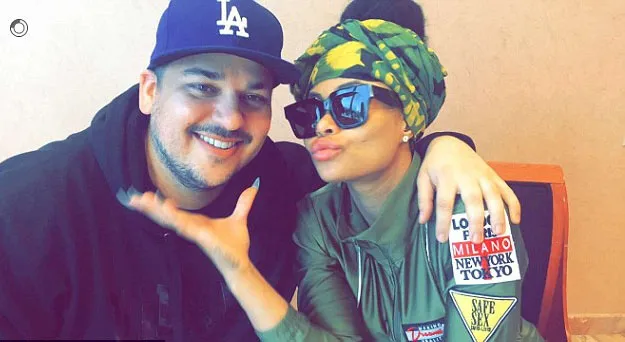 Rob Kardashian mulai membuka kembali hidupnya untuk publik setelah beberapa bulan jalani hubungan dengan Blac Chyna © Snapchat