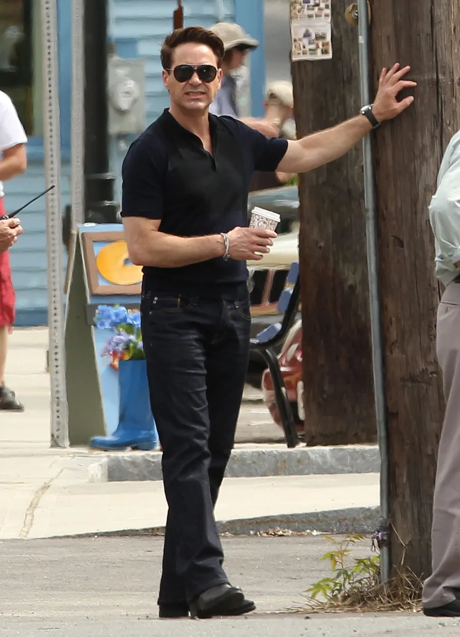 Robert Downey Jr yang memerankan sosok Iron Man @fameflynet