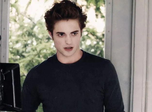 Edward Cullen dengan gaya rambutnya yang khas © edmontonjournal