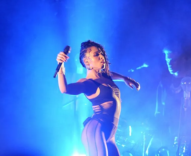 Penampilan FKA Twigs @ istimewa
