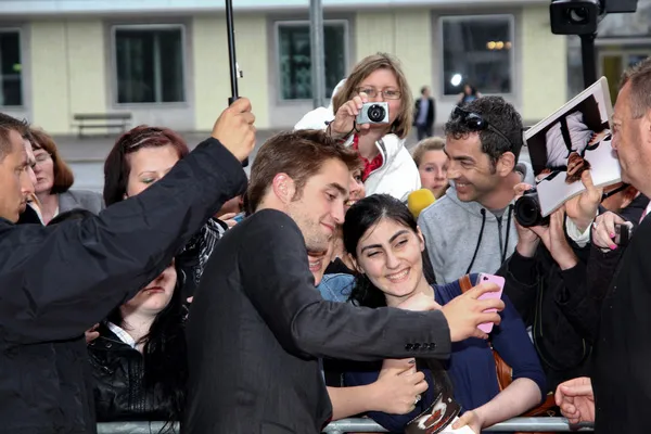 Robert Pattinson @ showbizspy.co.uk