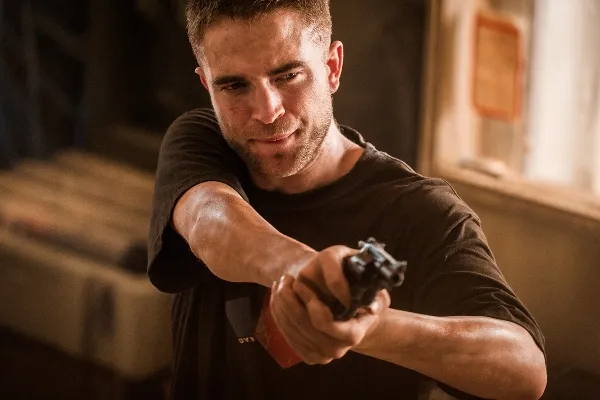 Salah satu aksi keren Robert dalam THE ROVER @ Porchlight Films