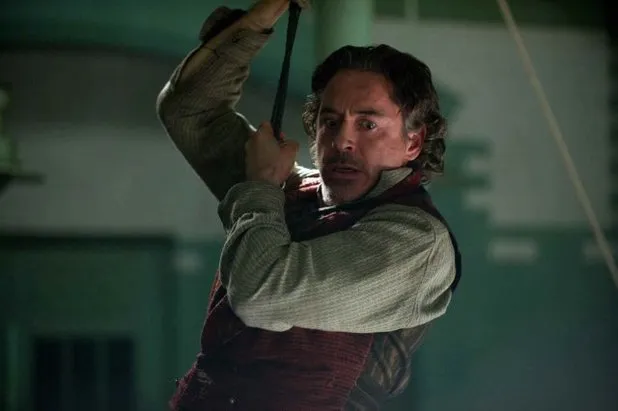 Aksi Robert Downey Jr dalam SHERLOCK HOLMES 2 @digitalspy.com