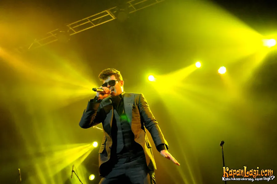 'Blurred Lines' Robin Thicke Sukses Besar!/KapanLagi®