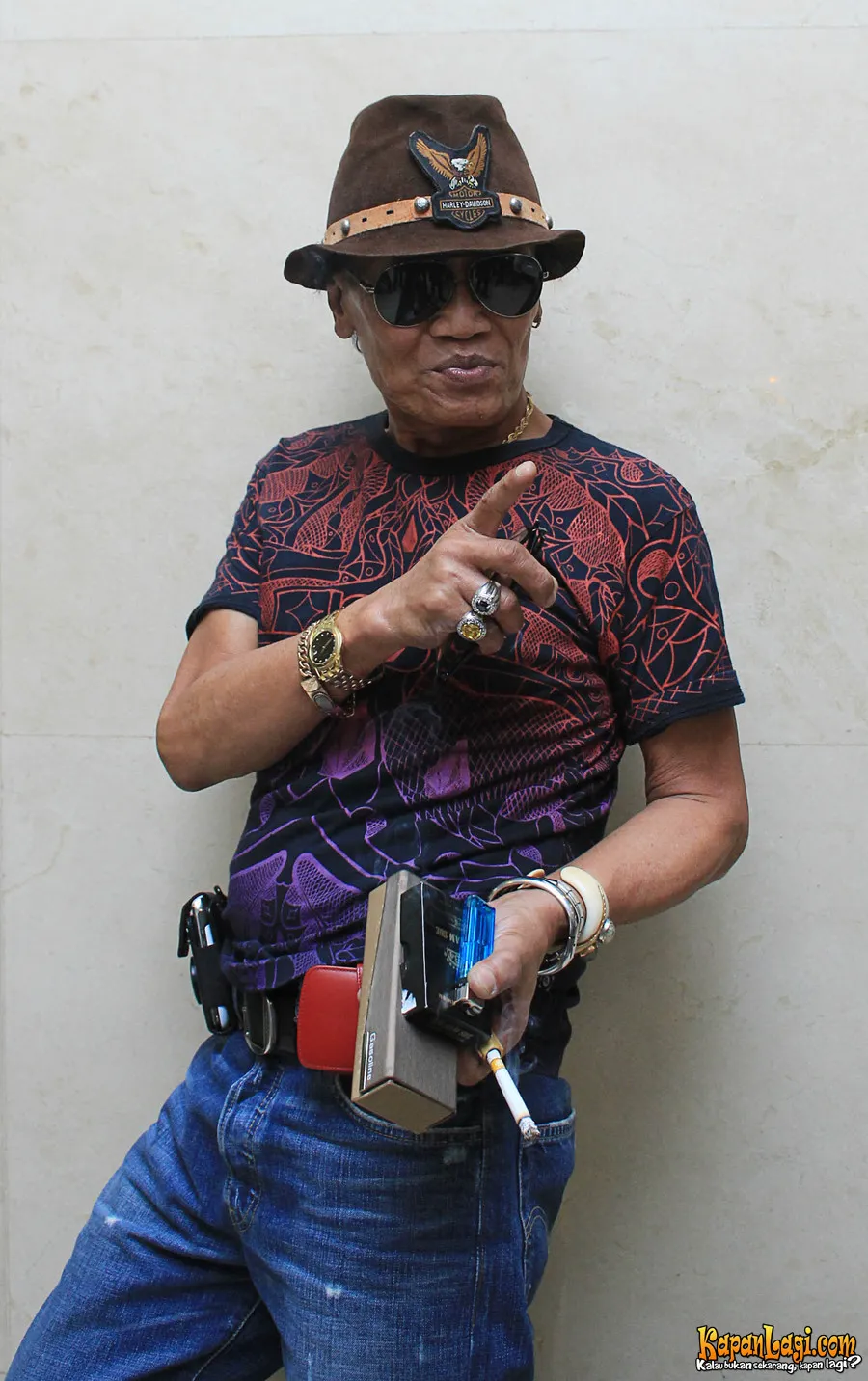 Tessy saat ini satu ruangan dengan Roger Danuarta. ©KapanLagi.com®