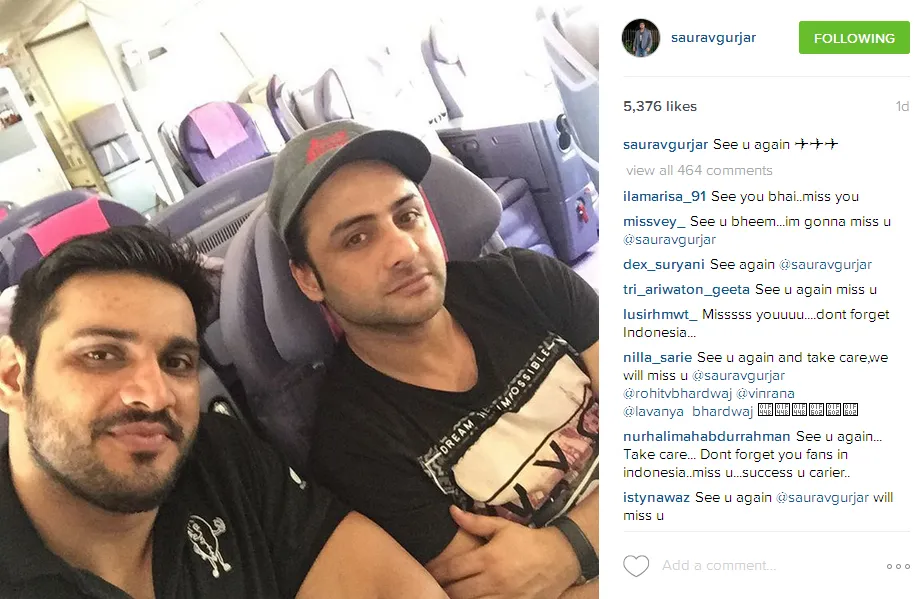 Rohit dan Saurav pulang naik kelas bisnis. ©instagram/sauravgurjar