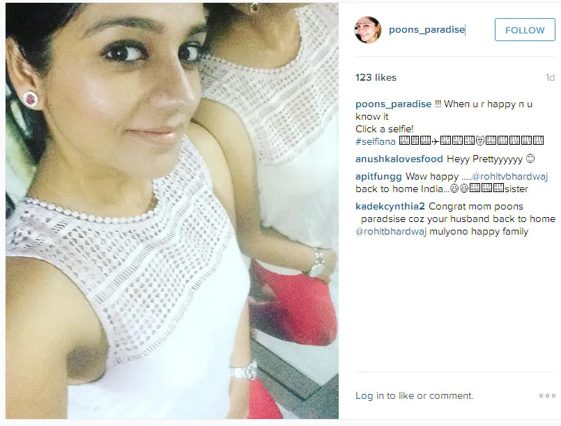 Inilah selfie bahagia Poonam sambil menunggu Rohit tiba di rumah © Instagram.com/poons_paradise