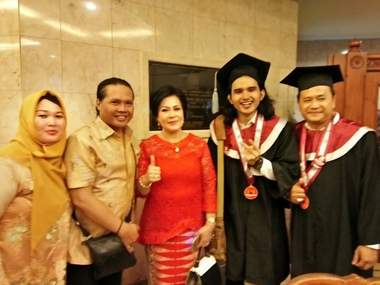 Roman D Man resmi jadi Sarjana Hukum. © KapanLagi.com/Fikri Alfi Rosyadi