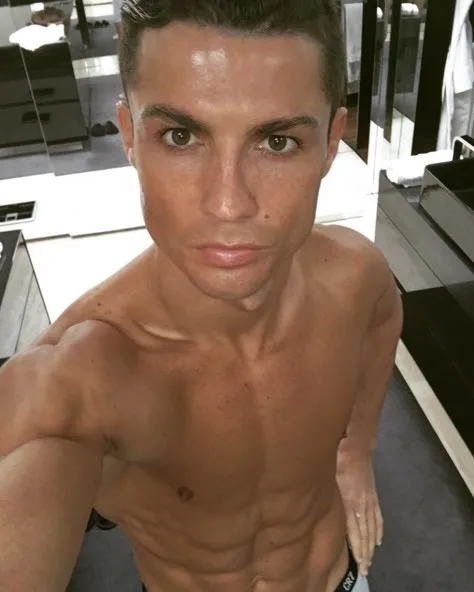 Wanita mana yang tak bakal jatuh hati saat melihatnya? © instagram.com/cristiano