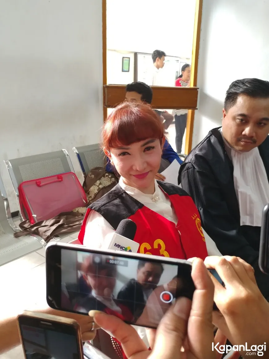 Roro tinggalkan pesan untuk artis-artis yang pada nyaleg © KapanLagi.com®/Akbar Prabowo Triyuwono