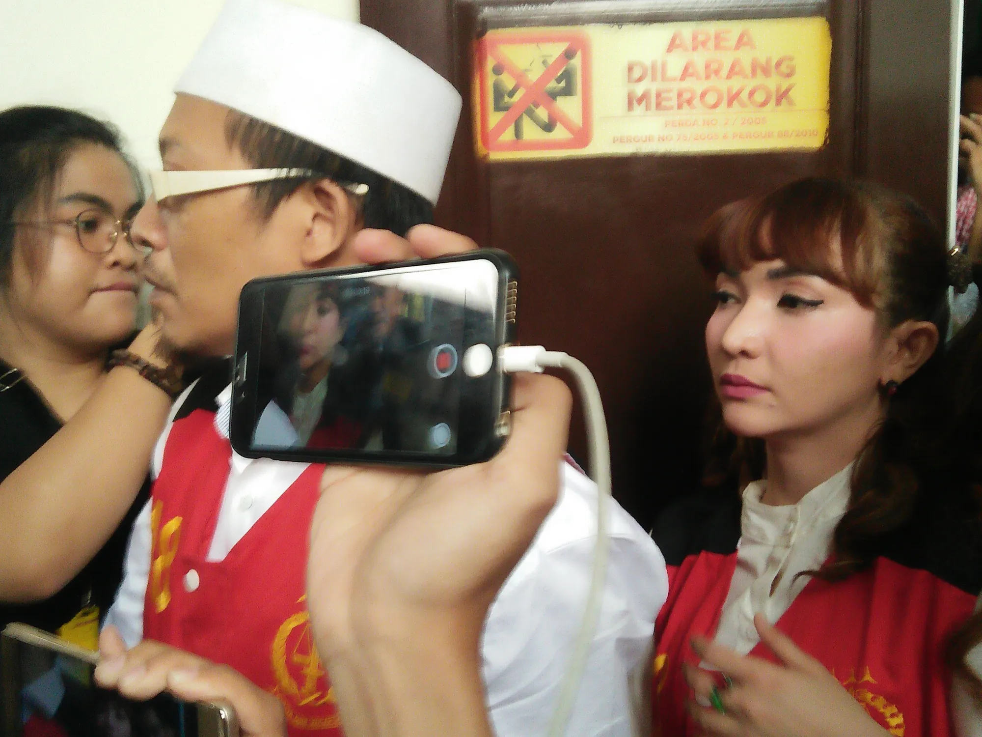 Sidang Roro ditunda karena saksi berhalangan hadir © KapanLagi.com®/Nuzulur Rakhmah