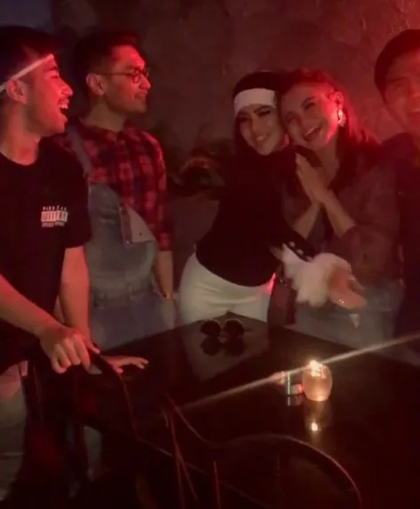 Rossa dan Afgan kembaran baju ©instagram/princessyahrini