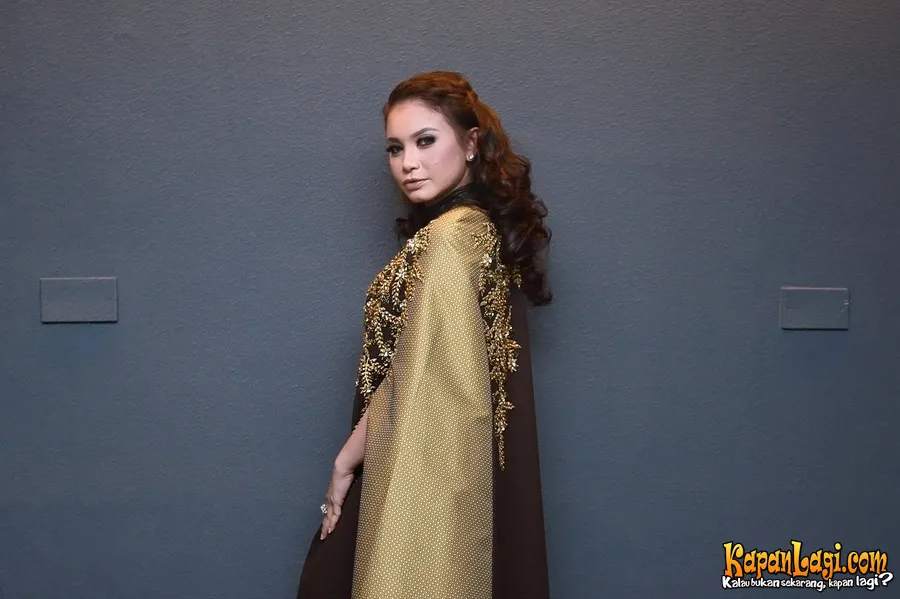 Rossa 'kebobolan' gara-gara game online © KapanLagi.com®/Bambang E Ros