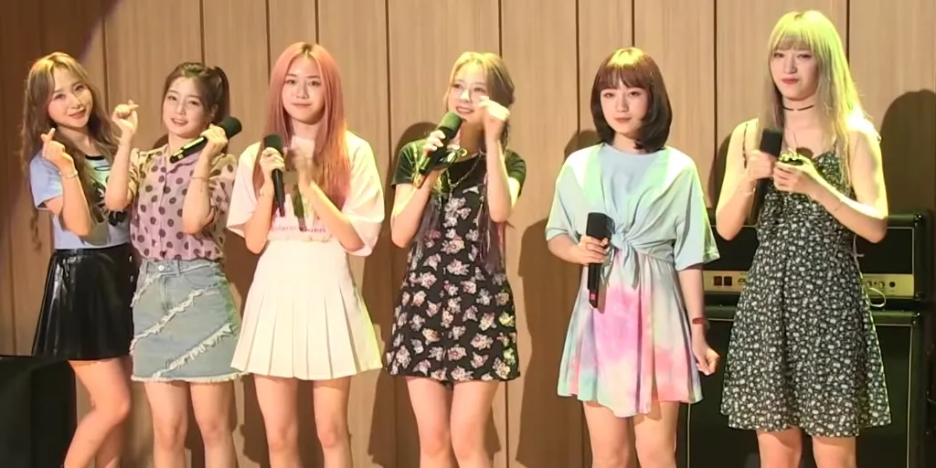 Rocket Punch - Love More