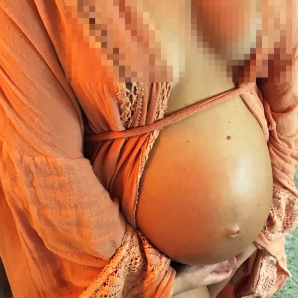 Segera melahirkan, Candice pamer baby bump seksi/©instagram.com/candiceswanepoel