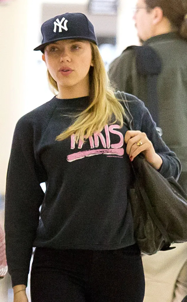 Bukan cincin tunangan. @eonline