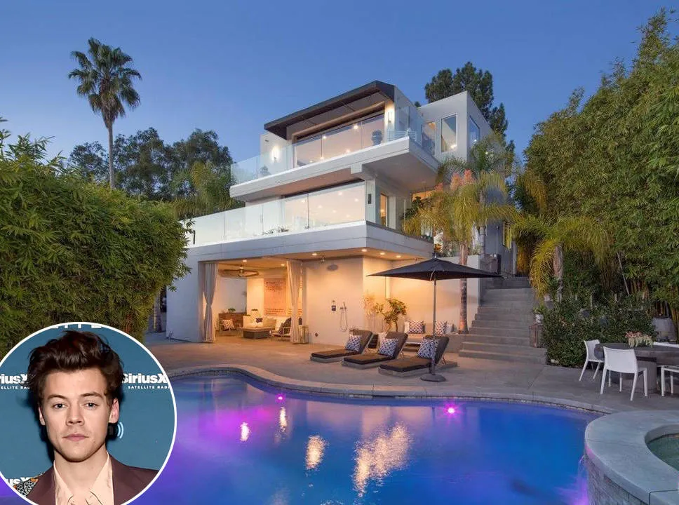 Harry Styles memutuskan jual rumahnya © E! Online