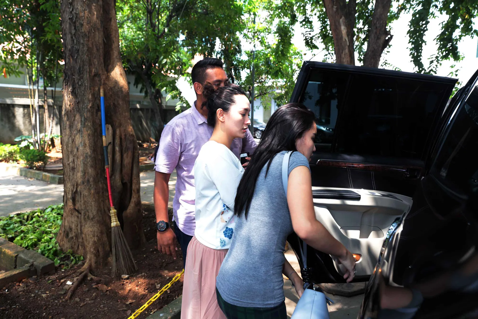 Zaskia Gotik & Ayu Ting Ting © Kapanlagi/Muhammad Akrom Sukarya