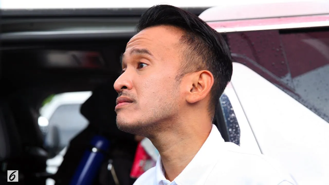 Wajah Ruben Onsu berjerawat dikarenakan efek samping obat yang dikonsumsi. (Credit: via liputan6.com)