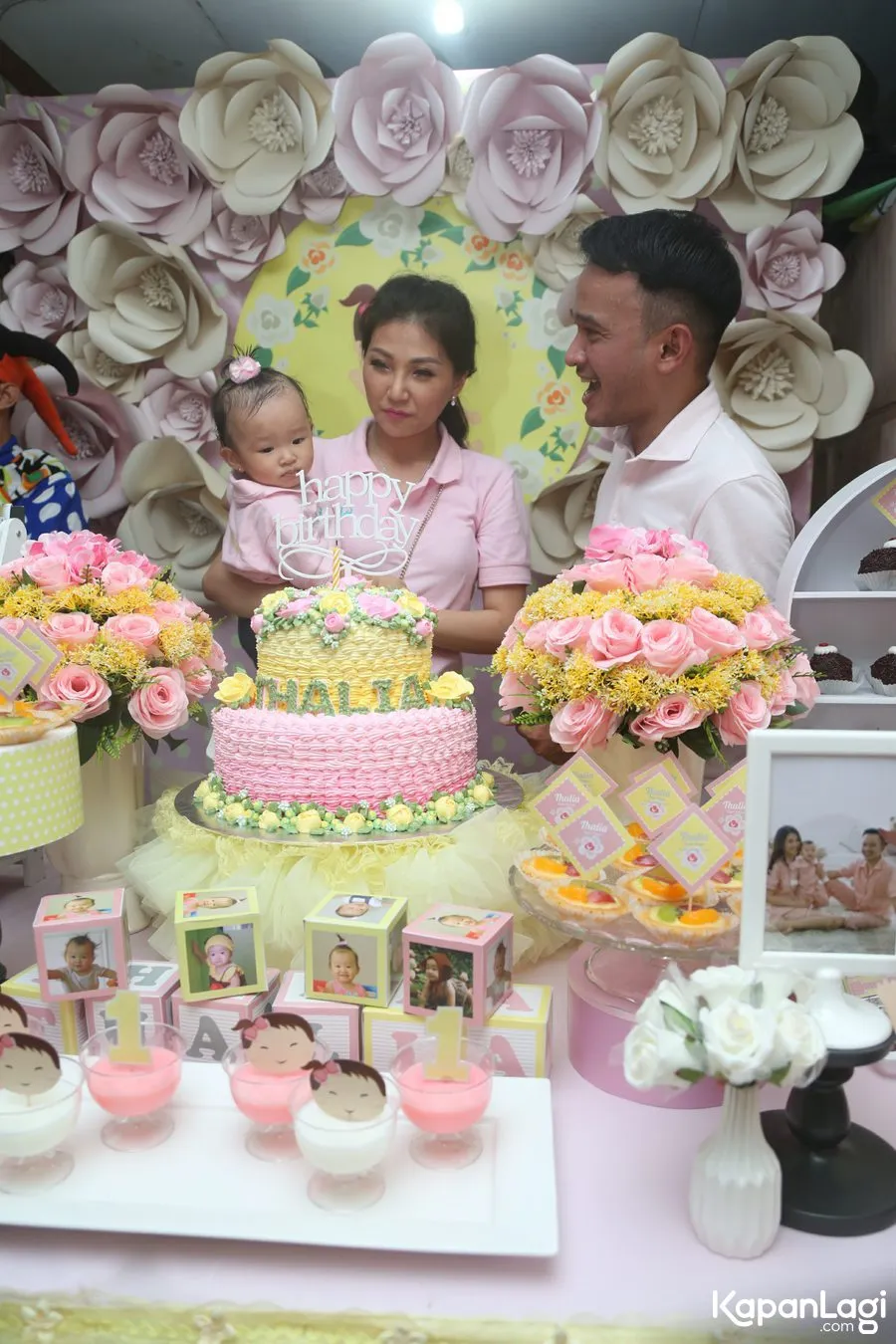 Ruben beri kado spesial di hari ulang tahun Sarwendah© KapanLagi.com®/Agus Apriyanto