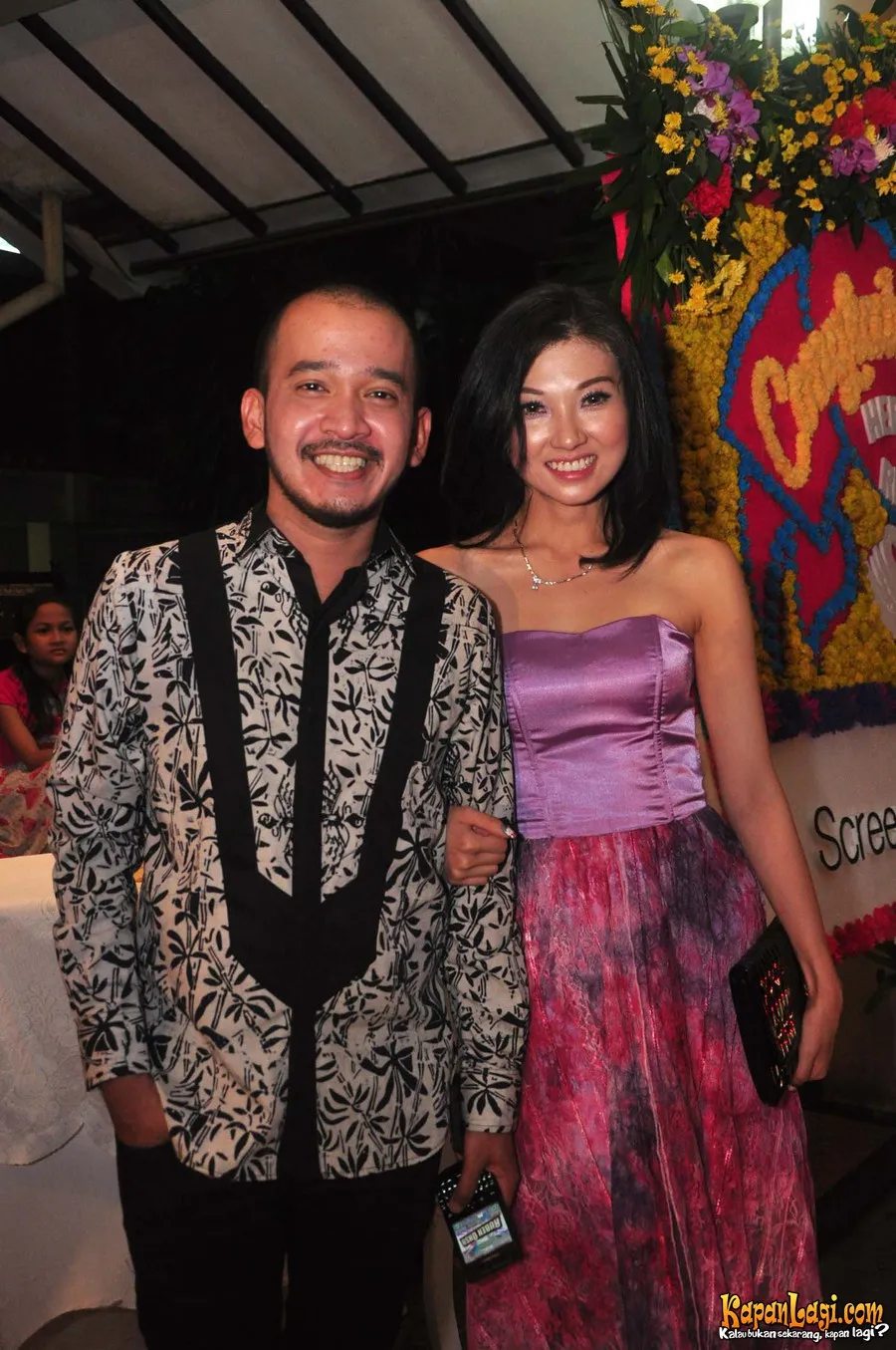 Ruben dan Wenda jalani lamaran di hari ulang tahun ibu Wenda, Rosalina.