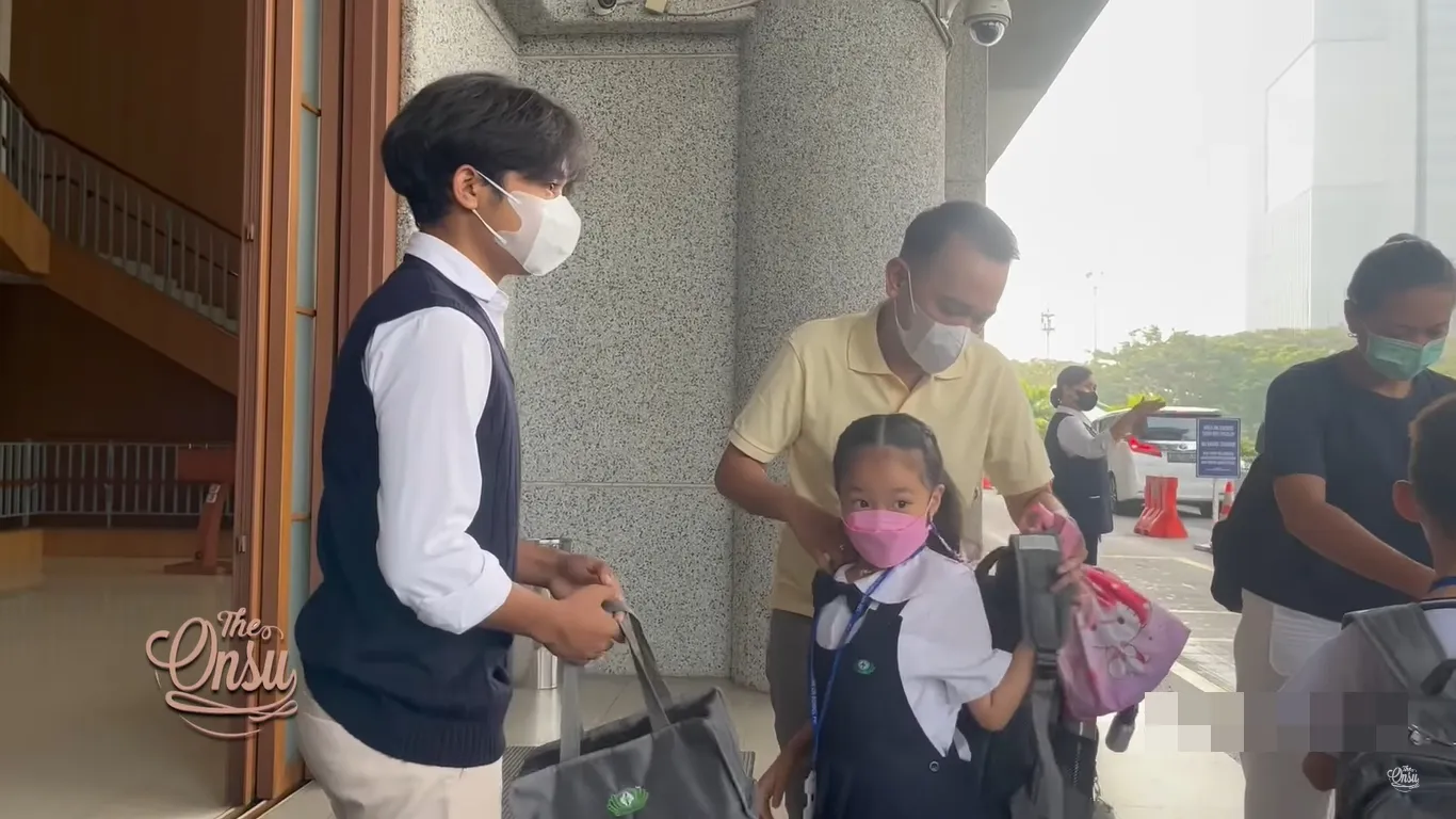 (credit: The Onsu Family YouTube)