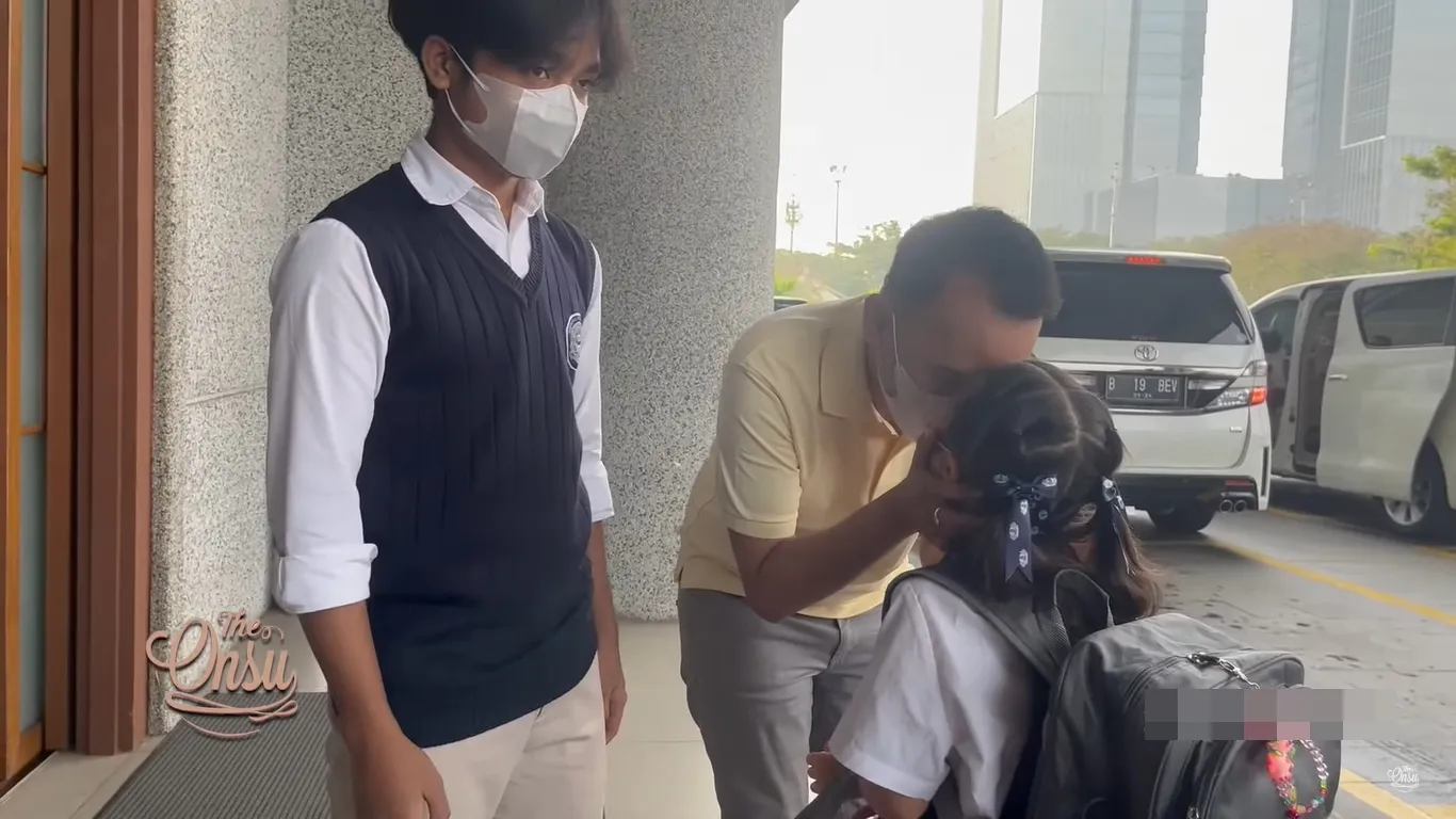 (credit: The Onsu Family YouTube)