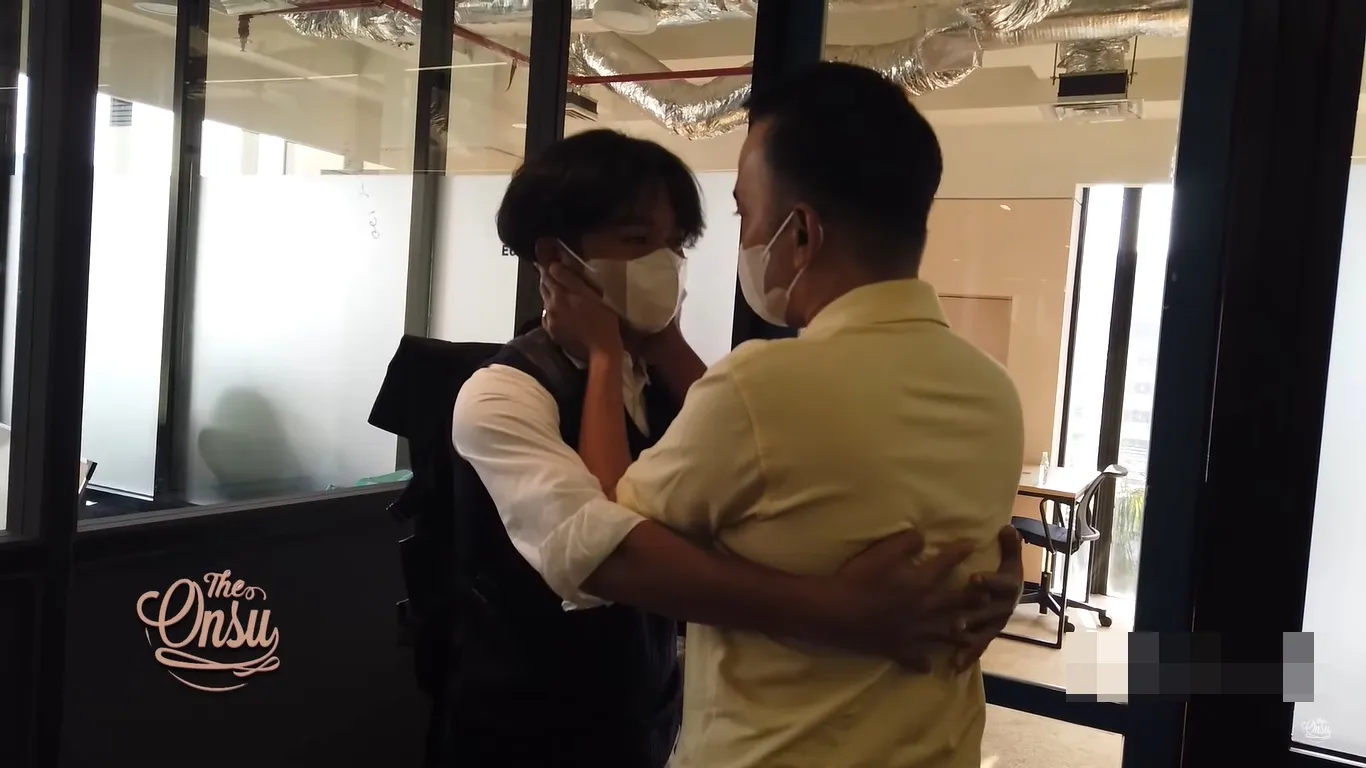 (credit: The Onsu Family YouTube)