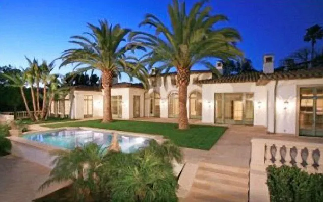 Rumah David Beckham & Victoria © Dailymail.co.uk