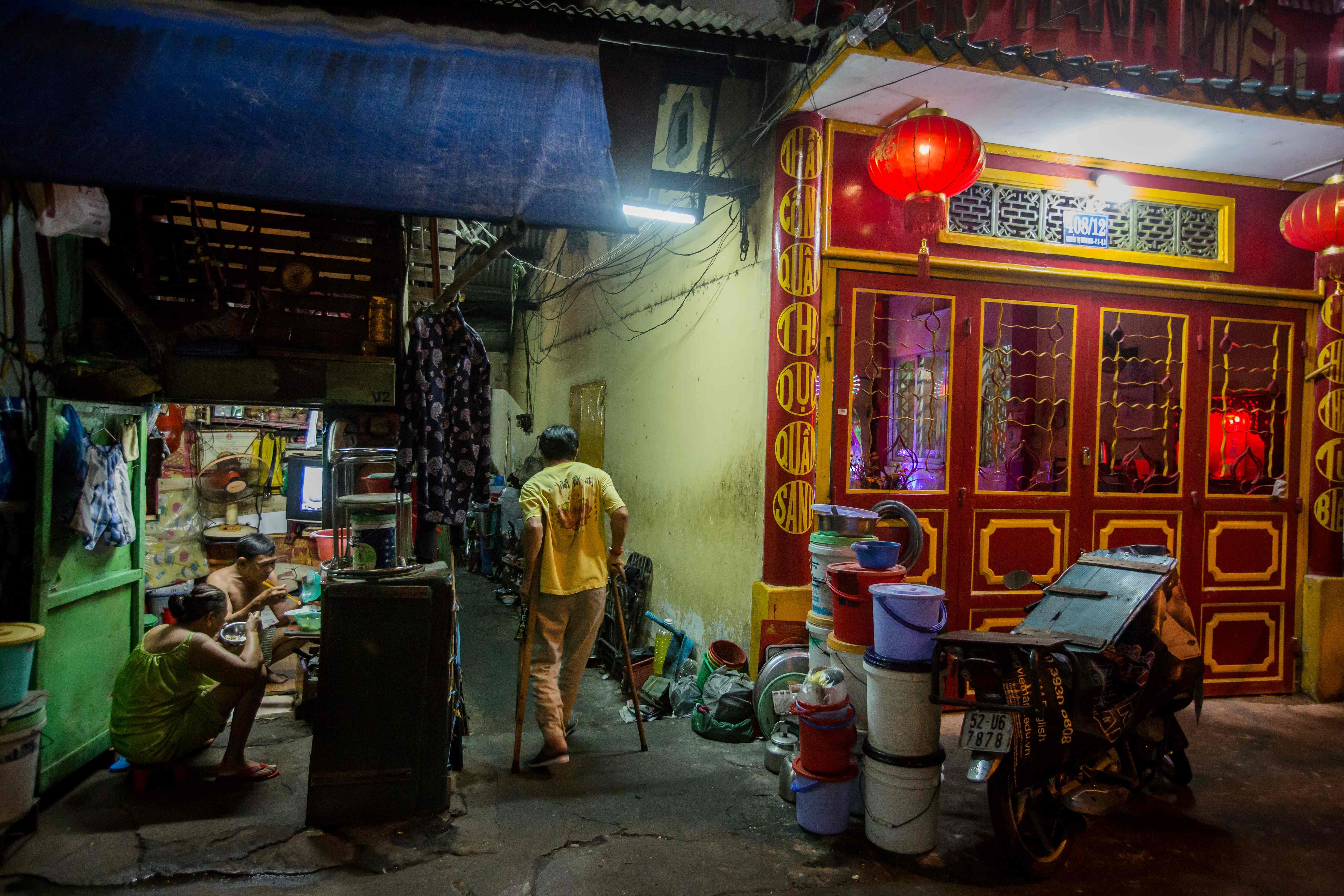 Pham Quoc Cong harus berjalan 2 km untuk ke kamar mandi (credit: AFP)