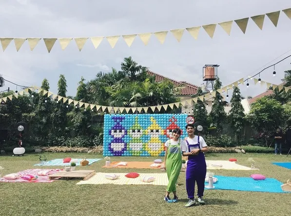 Berpakaian ala Teletubbies, Ricky dan Herfiza gelar pesta ultah untuk anak kedua. /©instagram.com/herfiza