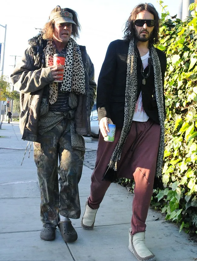 Tuna wisma dan Russell Brand @ dailymail.co.uk