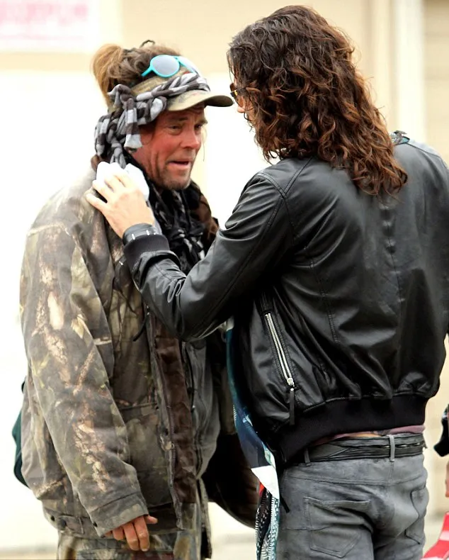 Tuna wisma dan Russell Brand pekan lalu @ dailymail.co.uk