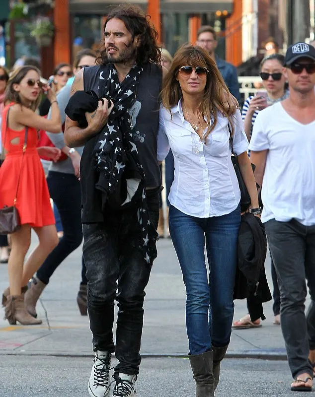 Russell Brand dan Jemima Khan @ fameflynet.com