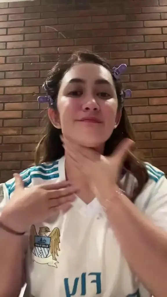 Moisturizer untuk kulit kenyal (foto: TikTok/@nafaurbach80)