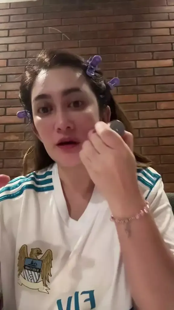 Manfaat wrinkle care stick (foto: TikTok/@nafaurbach80)