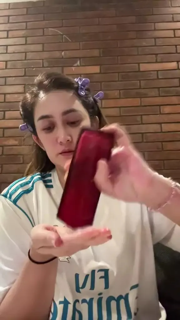 Toner untuk menghidrasi kulit (foto: TikTok/@nafaurbach80)