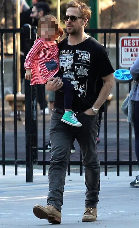 Jadi, sudah yakin dong kalau Ryan juga masuk dalam list hot daddy Hollywood? © dailymail.co.uk