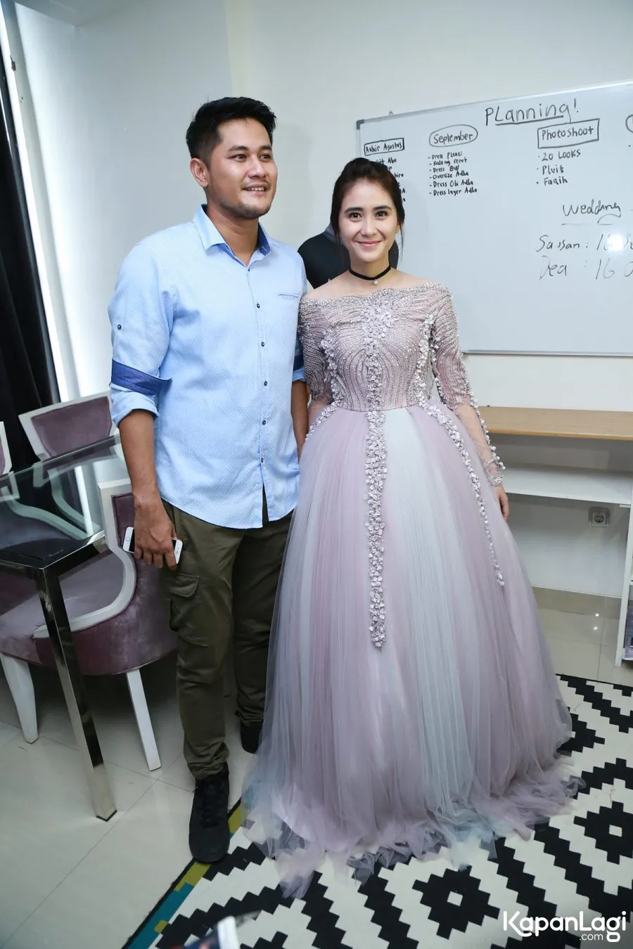 Ryana Dea dan Puadin Redi bakal menikah tanggal 16 Oktober 2016. ©KapanLagi.com/Agus Apriyanto